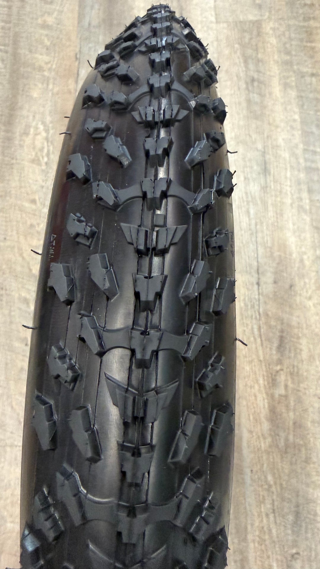 Kenda Krusade 20x4.0 Fat Tire – Wire Bead E-Bike Tire | 5–30 PSI | 20” Electric & Fat Bikes