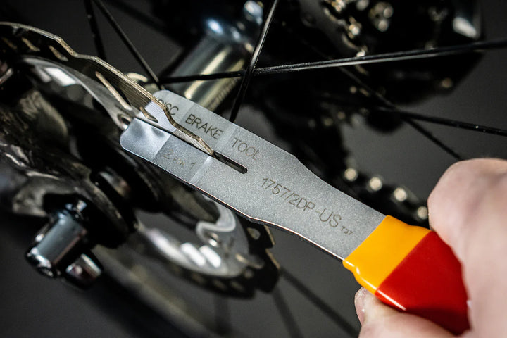 Unior 2-in-1 Disc Brake Tool – Pad & Piston Spreader + Rotor Truing – 1757/2DP-US