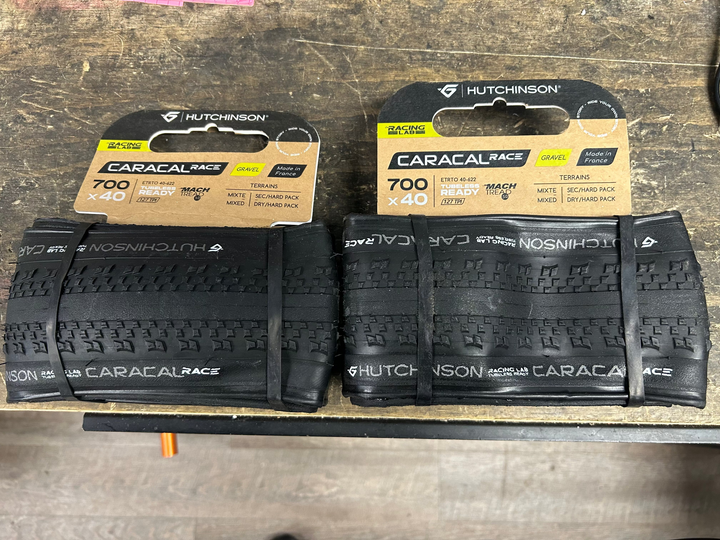 Hutchinson Caracal Race Tubeless Gravel Tyre — 700×40c Tubeless Folding Tire