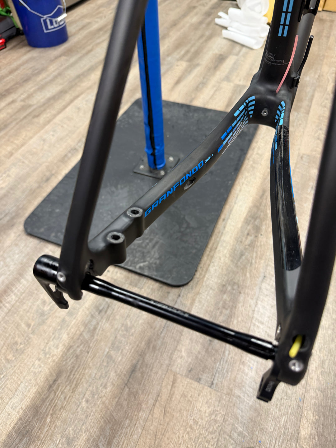 Fuji Gran Fondo 1.1 Carbon Disc Frameset – PF30 – 12x142 – Flat Mount – 2019 Clearance