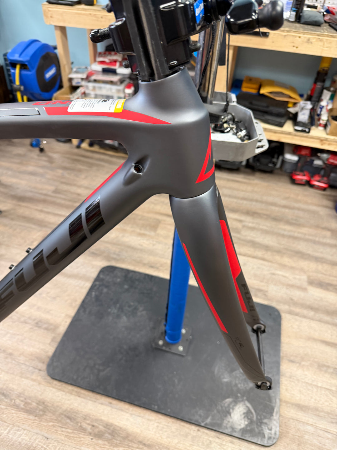 Fuji Gran Fondo Classico 1.1 Carbon Rim Brake Frameset – BB86 Fuji Gran Fondo Classico 1.1 Carbon Rim Brake Frameset – BB86