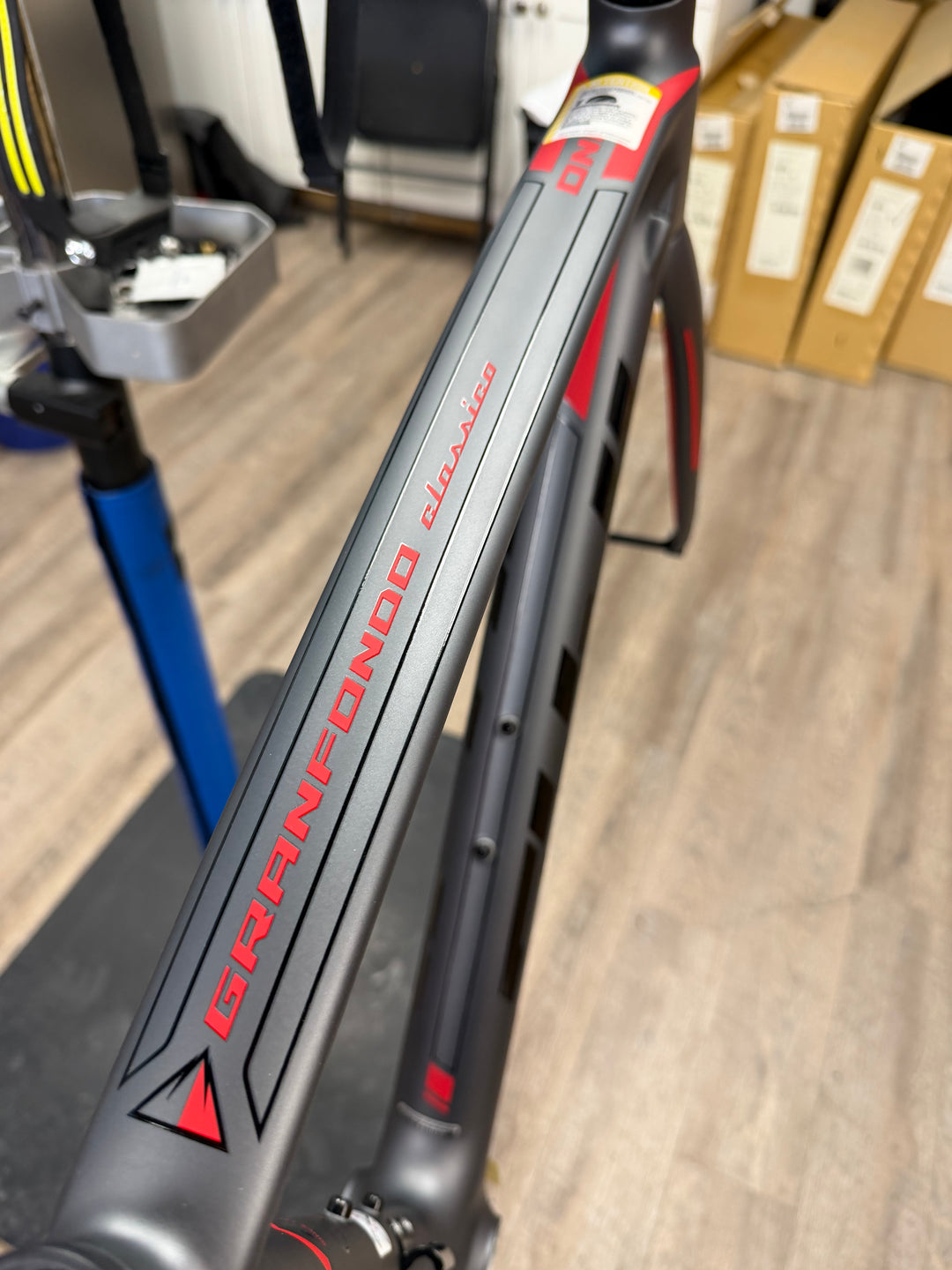Fuji Gran Fondo Classico 1.1 Carbon Rim Brake Frameset – BB86 Fuji Gran Fondo Classico 1.1 Carbon Rim Brake Frameset – BB86