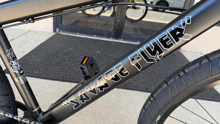 SE Bikes Savage Flyer 27.5” Bike Life Wheelie Bike