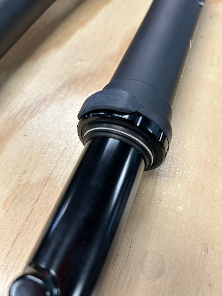 Cane Creek Invert CS Gravel Fork w/ Climb Switch — 30mm Travel — Demo / Lightly Used