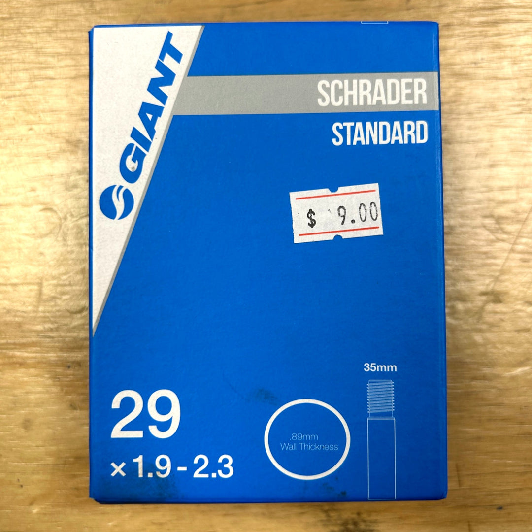 giant bicycle inner tubes Thorn Resistant Tube 12.5x2.25 Schrader Valve 35mm Playtri Threaded Presta valve with a removable core for easy maintenance Giant Thorn Tube, Schrader